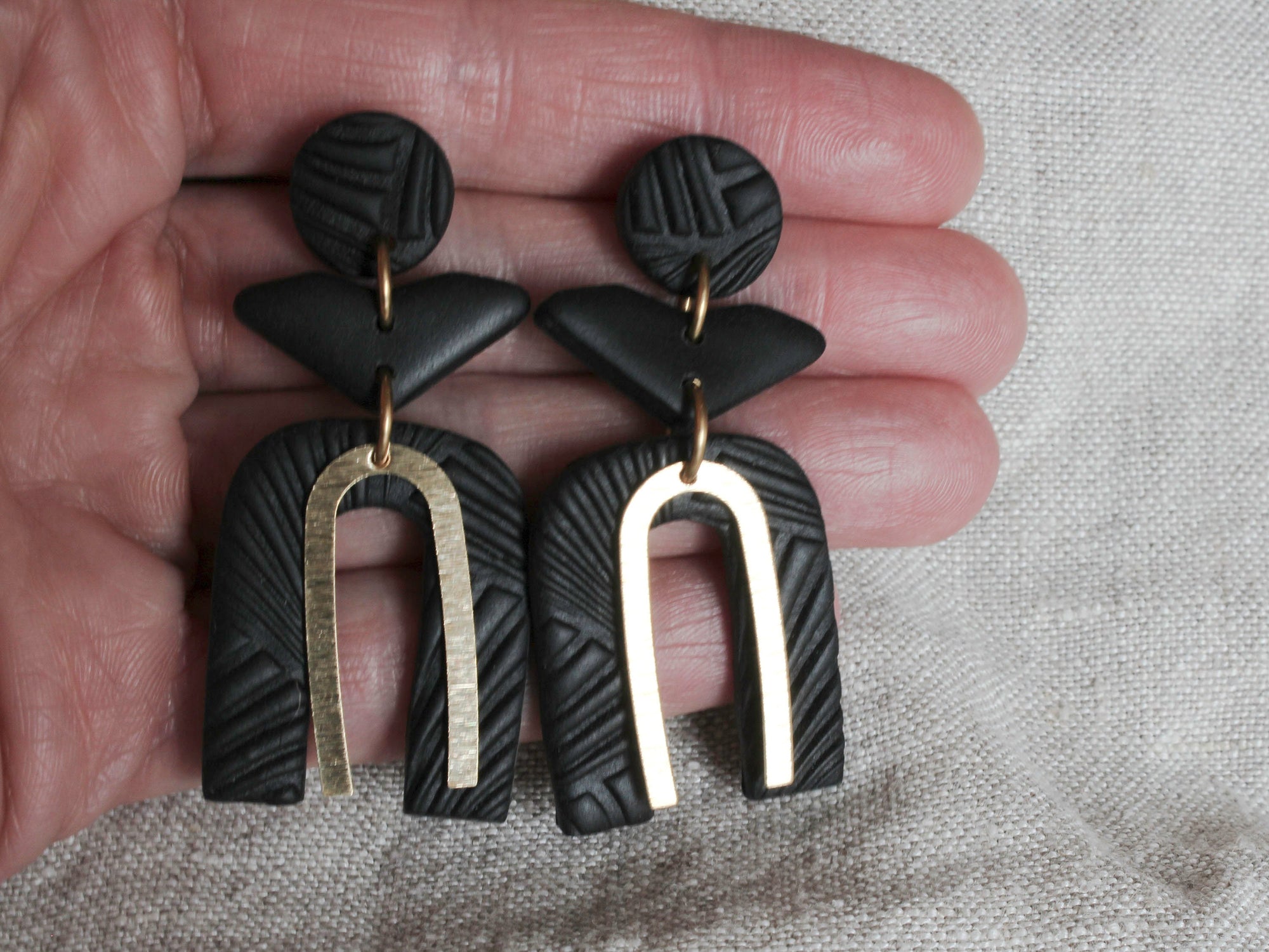 PERSONA Earrings. Textured Black Polymer Clay Arch earrings with brass -  Alma Rosa Jewelry